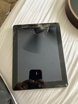 iPad 2nd generation 64GB (cracked screen)
