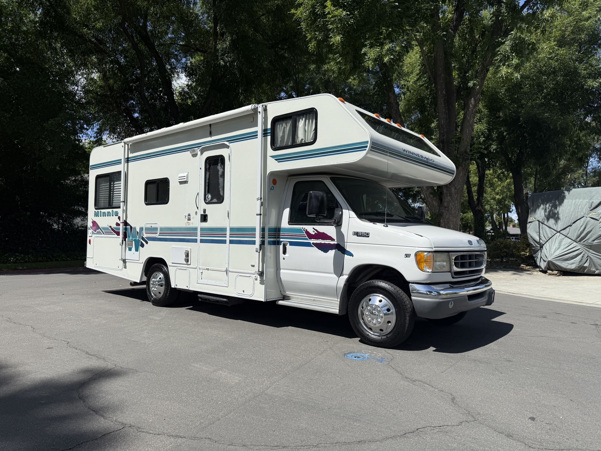 1999 Winnebago Minnie