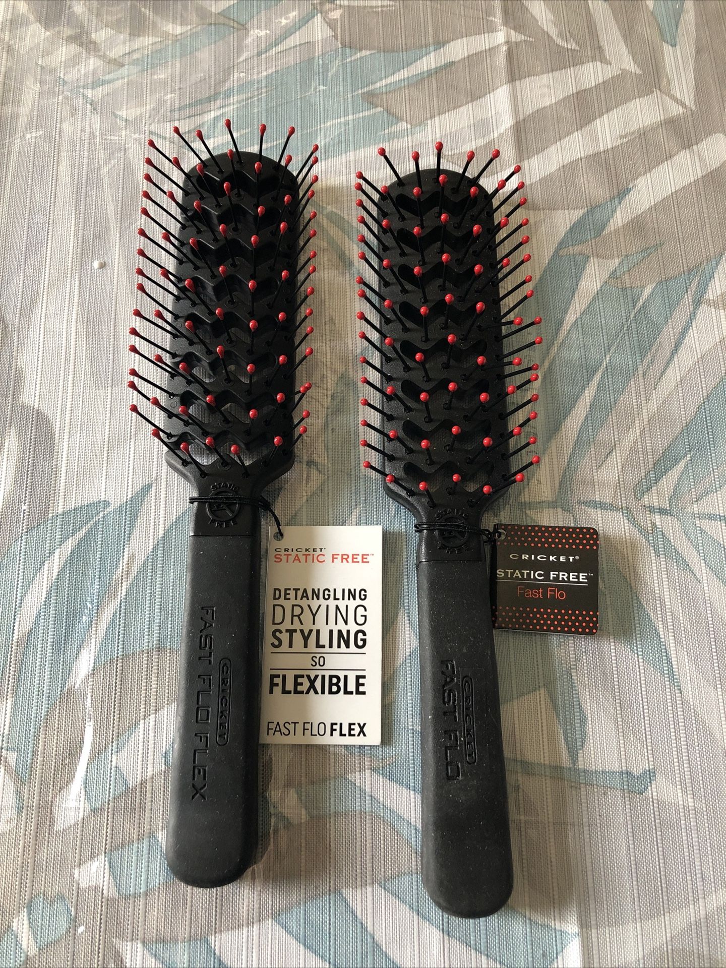 Cricket Fast Flo Detangling Style Hairbrush - Lot Of 2, NEW.