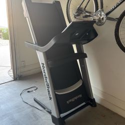 NordicTrack EXP 7i Series Treadmill