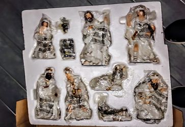New In Box Nativity Scene 10 Piece