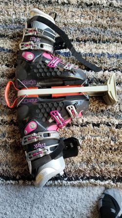 Salomon mynx Flex 75 ski boots womens size 25 to 25.5 295mm Asking 80 Located in allen call or text