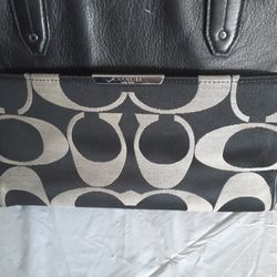 COACH PURSE  GOOD CONDITION SIZE 12/8 INCHES  $35.00