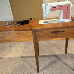 Singer Sewing Machine Model 626 With Table
