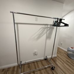 Clothing rolling rack