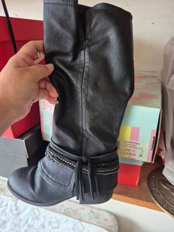 Girls boots