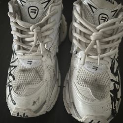 Balenciaga Runner 