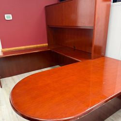 Executive Desk With Hutch 