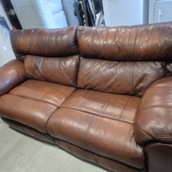 Two Person // Electric Recliner Leather Sofa In Good Condition 