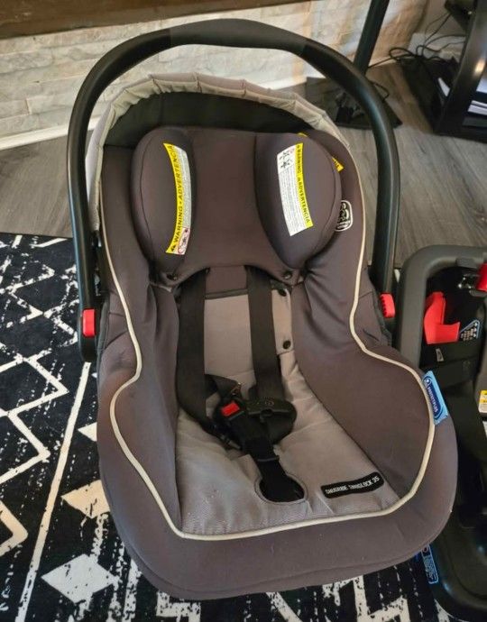 Graco Snuglock snugride 35 infant car seat as pictured with 2 additional Graco bases.