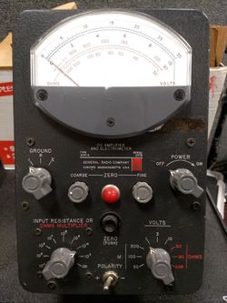 1940's-1950's voltage DC meter. good condition, but no cables/probes.