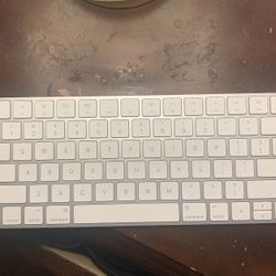 Apple Wireless Magic Keyboard 2