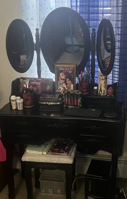 Make Up Vanity