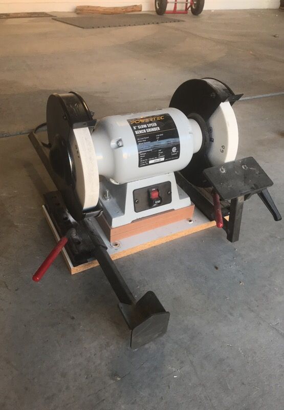 Slow speed bench grinder with wolverine lathe tool sharpening Jig