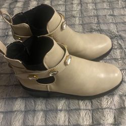 Woman’s Cream Color Wedges Size 8