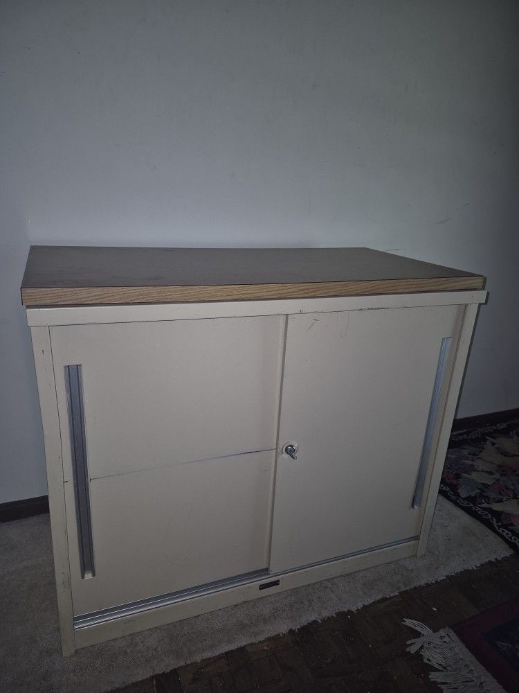 Steelcase Bookcase With Key And Lock