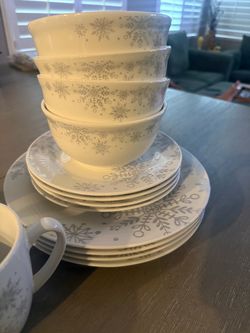Christmas dish set