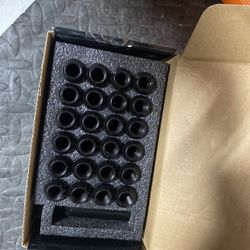 Lug Nuts 