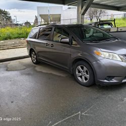 2016 Toyota Sienna