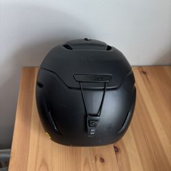 Giro Youth Kids Children’s Boys Unisex Ski Snowboarding Sledding Helmet Adjustable With Goggles Clip