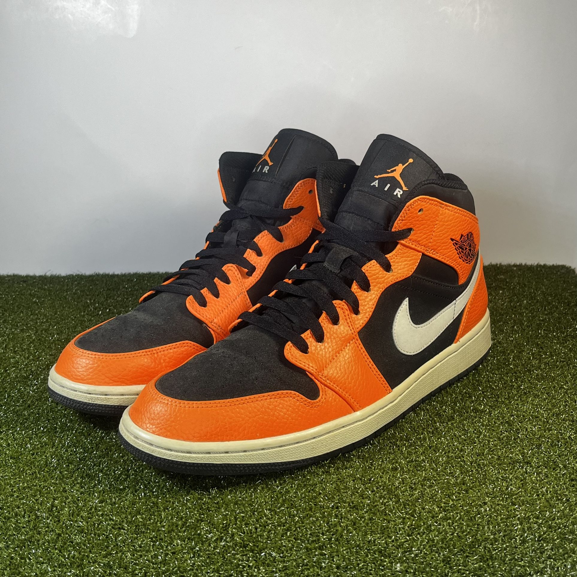 Nike Air Jordan 1 Mid Black Cone 554724-062 Mens Sneakers Size 13