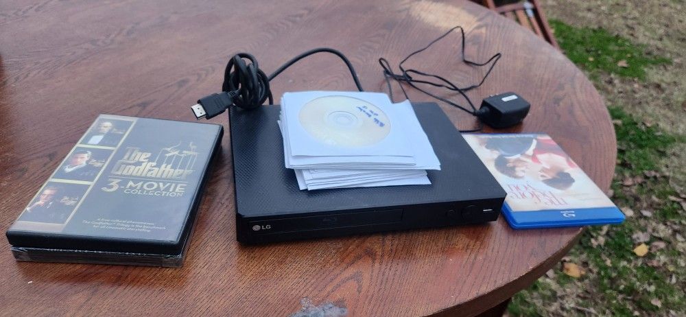 Lg BPM25 Blu-ray DVD Player With Remote 