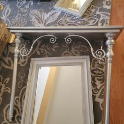 Beautiful Entreway Table W Set Of Wall Decor Mirrors 
