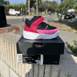 Toddler shoes Size 5