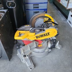 Dewalt  DW 706 DOUBLE BEVEL MITER SAW