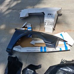 99-04 Mustang Fenders And Splash Guards.