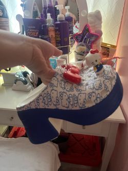 Hello Kitty crocs