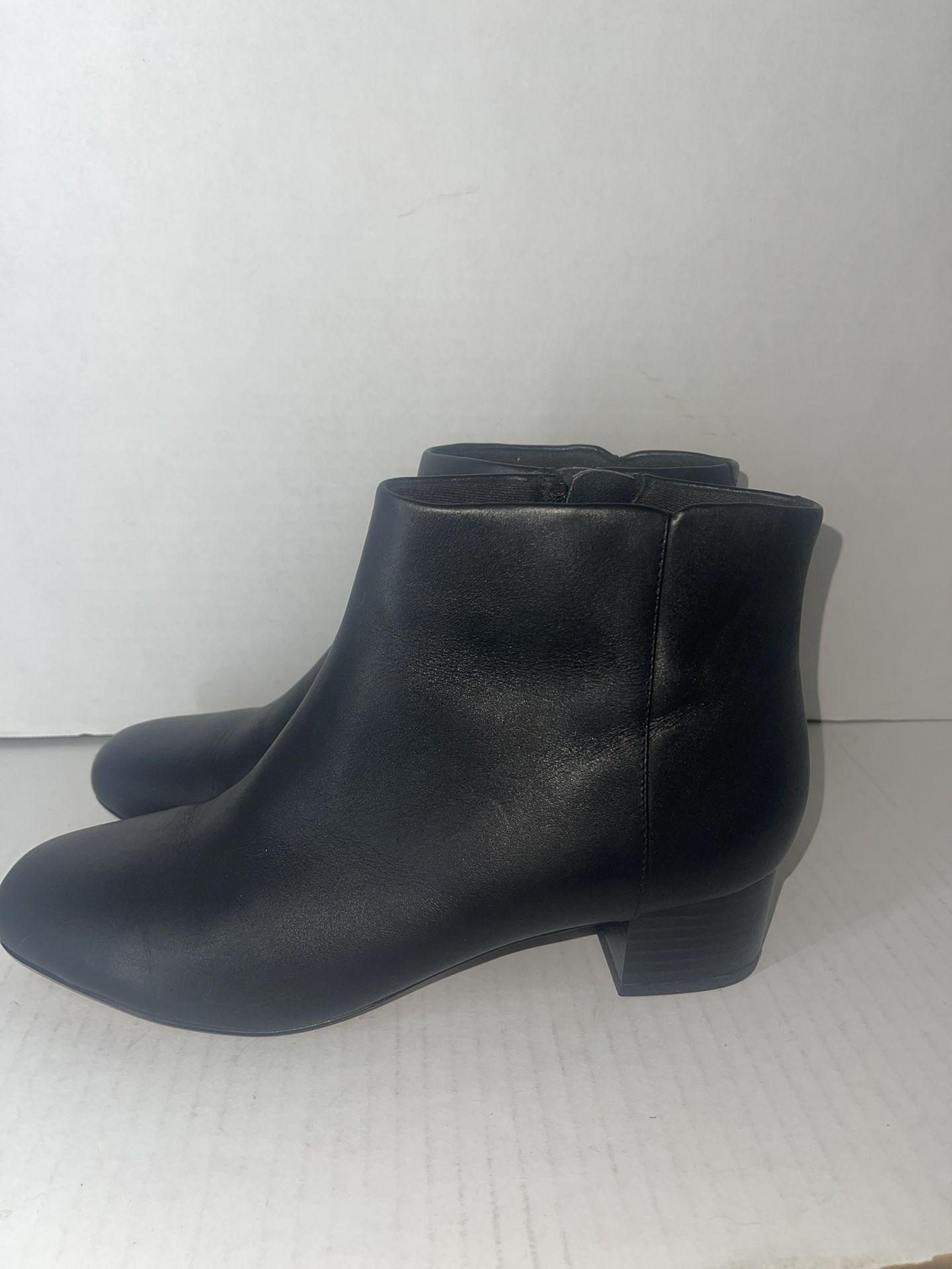 CLARKS Women's Black Leather Ankle Boots Size 9 M