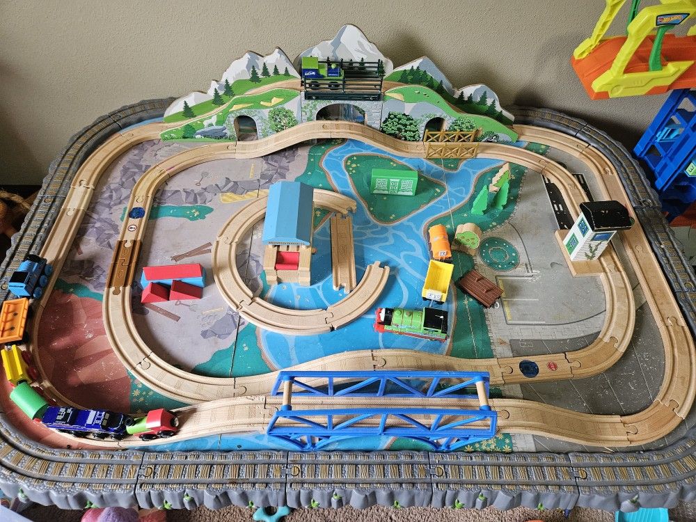 Kids Train Table