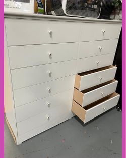 12 drawers dresser/ Twelve drawers dresser