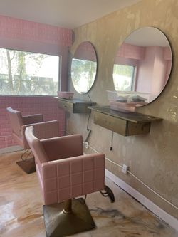 Salon Chair And Led Mirror