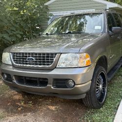 2004 Ford Explorer
