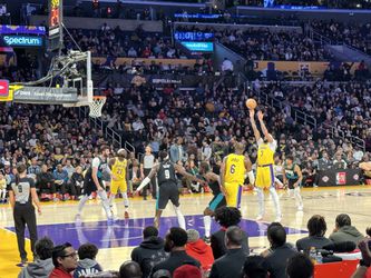 Lakers Season Tickets Floor Seats Section 103 Row 6 All Games Thumbnail