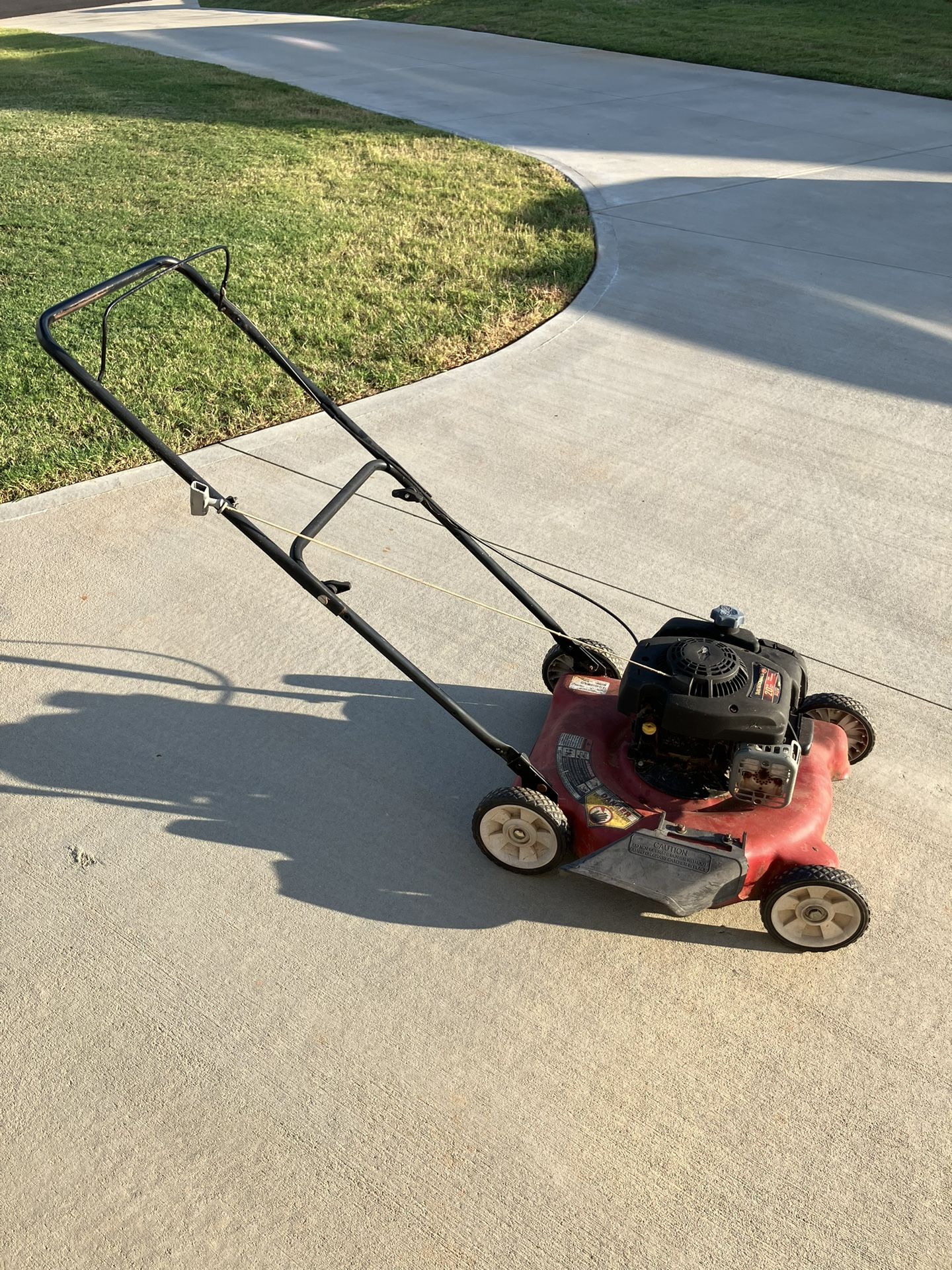 Push Lawn Mower Runs Perfect & I accept Trade-in Broken Mowers