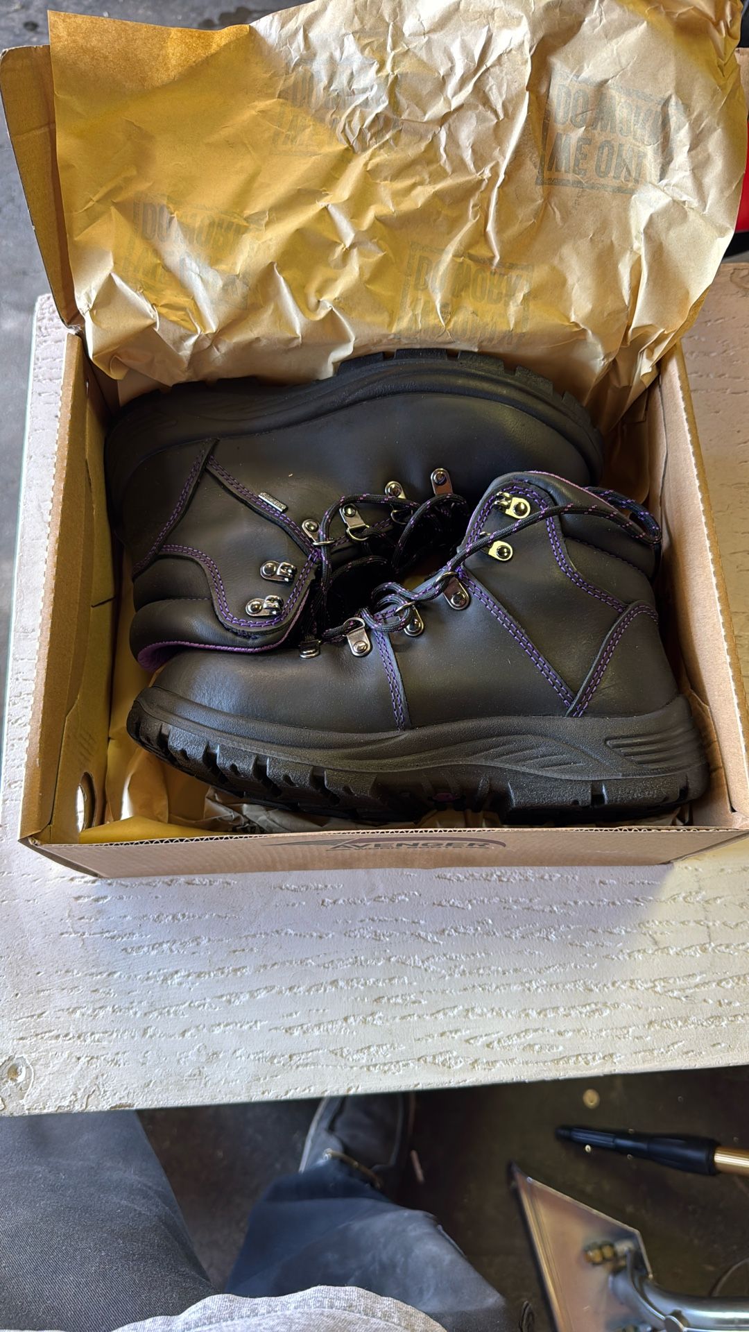 Avenger work boots Steel Safety toe Sz 7 Women’s