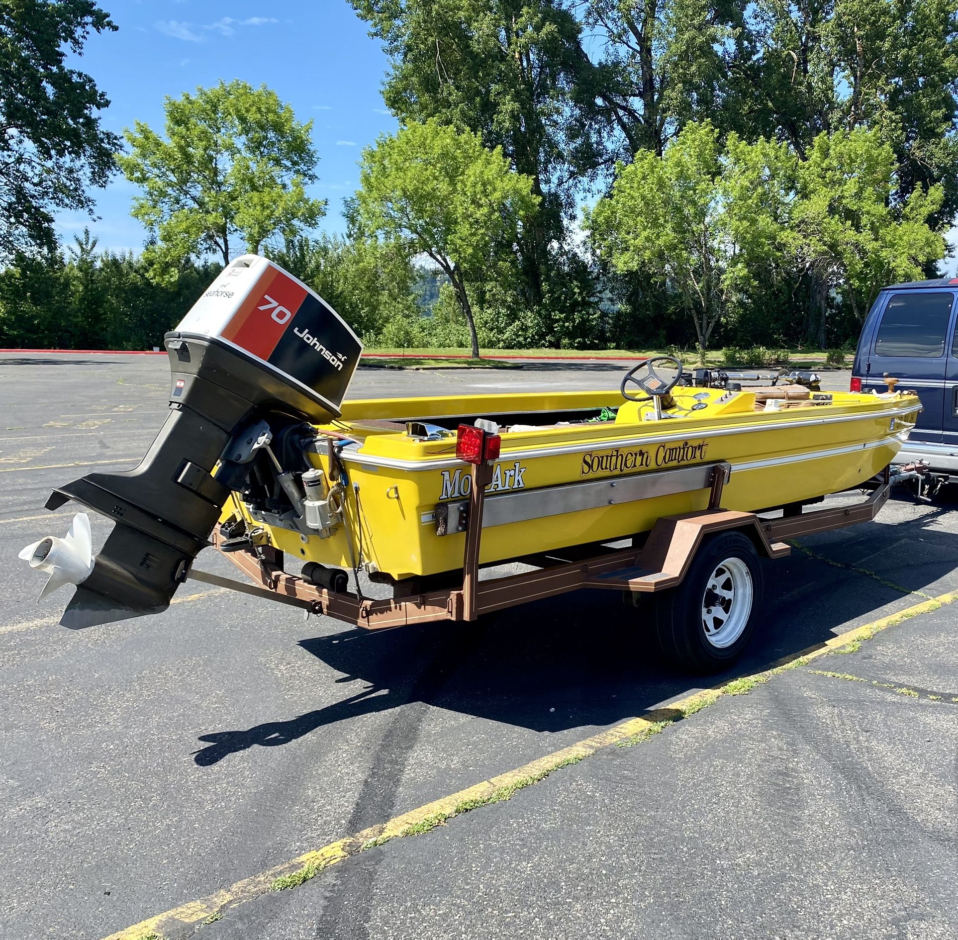 17’ Fiberglass Jon Boat - MonArk Delta 7