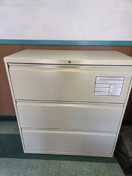 Lateral Filing Cabinet 150 Obo. 