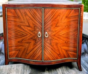 Thomasville "Bogart Collection" Flame Mahogany Media Cabinet /Accent Console