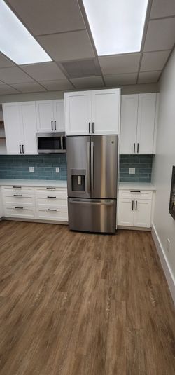 Custom Kitchen Cabinets in Doral – Showroom, Design, Personalized Service, Fast Delivery & Professional Installation