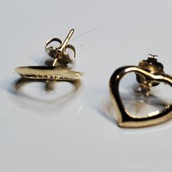 Wedding 14K 525 Pair of Gold Heart Stud Post Earrings 1/2" , Like New 