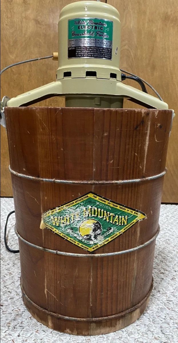 VINTAGE - White Mountain ELECTRIC 6 Qt Ice Cream FREEZER Maker - Works Amazingly