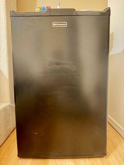 Emerson 19.1 in. 4.5 cu. ft. Mini Refrigerator in Black, ENERGY STAR Qualified