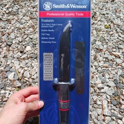 Smith&Wesson Gift With Sharpening Stone And Sheath