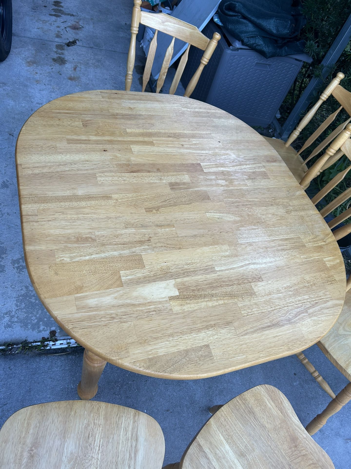 Dining Room Table With Six Chairs In Really Good Condition Whitewood Is What It Says On The Bottom