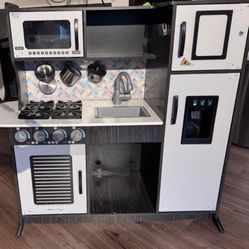 Play Kitchen