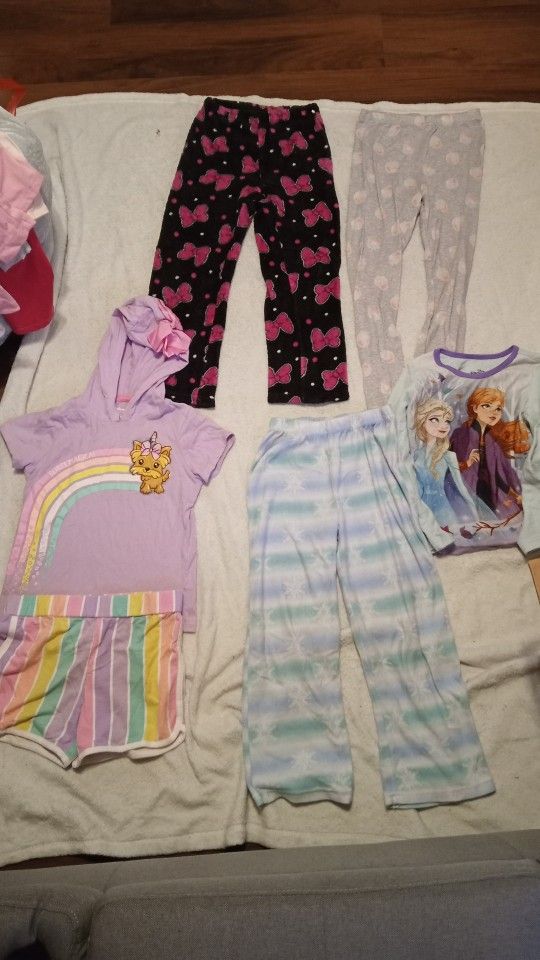 Girls 6/7 Lot of Pajamas - All But One Pair Impossible To Find Now